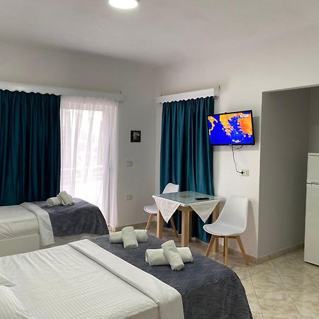 Hotel Vila Kafe Lukovë Extérieur photo
