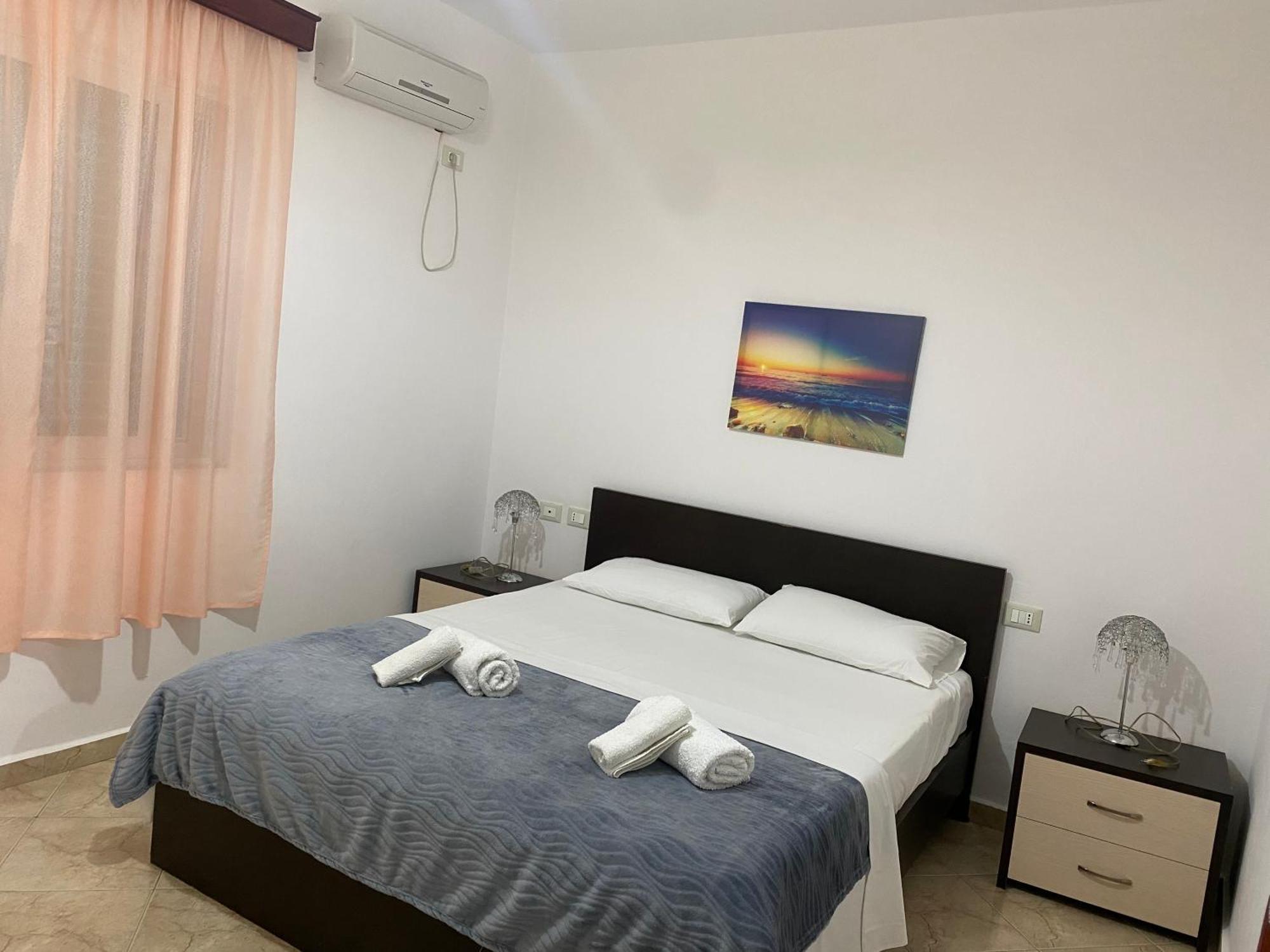 Hotel Vila Kafe Lukovë Extérieur photo