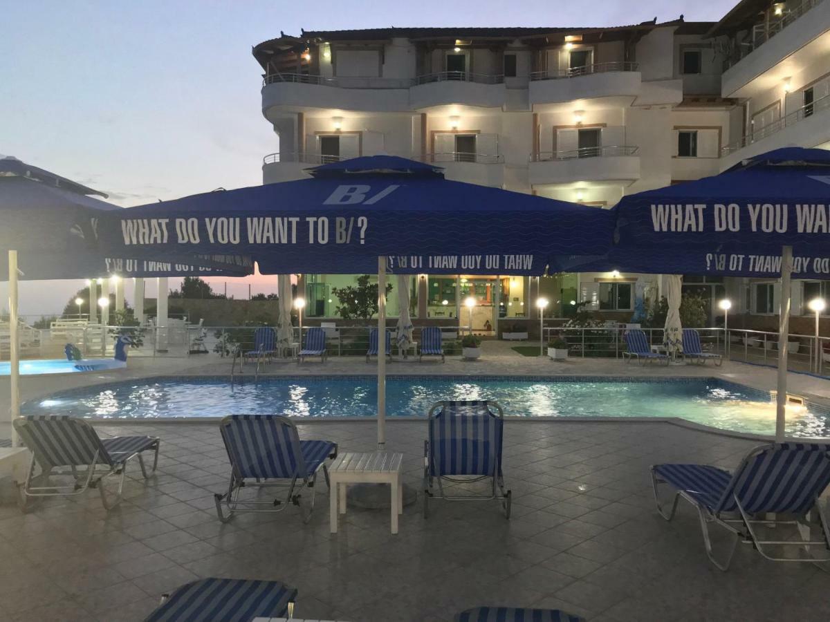 Hotel Vila Kafe Lukovë Extérieur photo