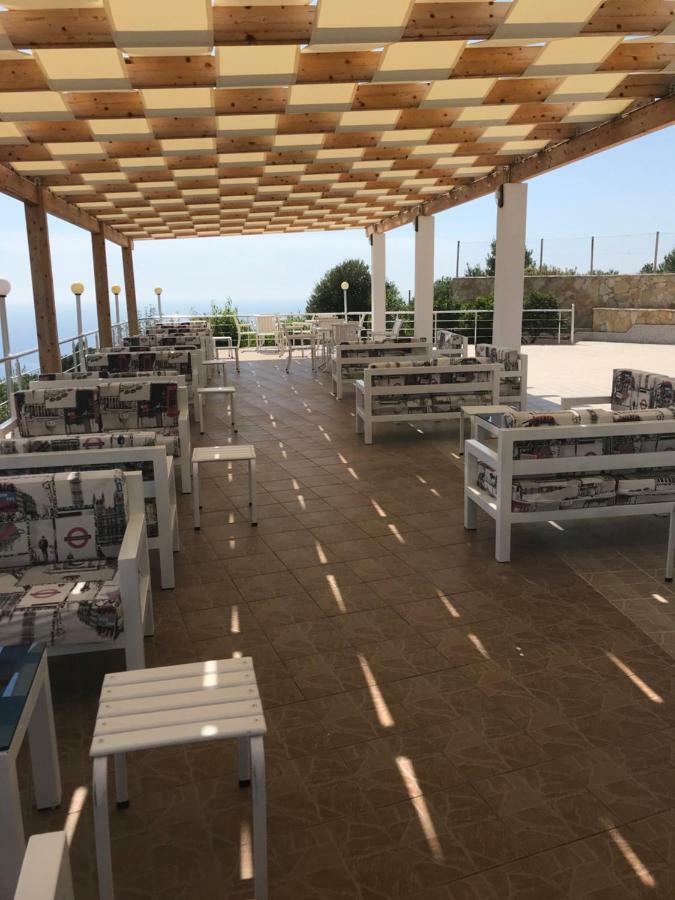 Hotel Vila Kafe Lukovë Extérieur photo